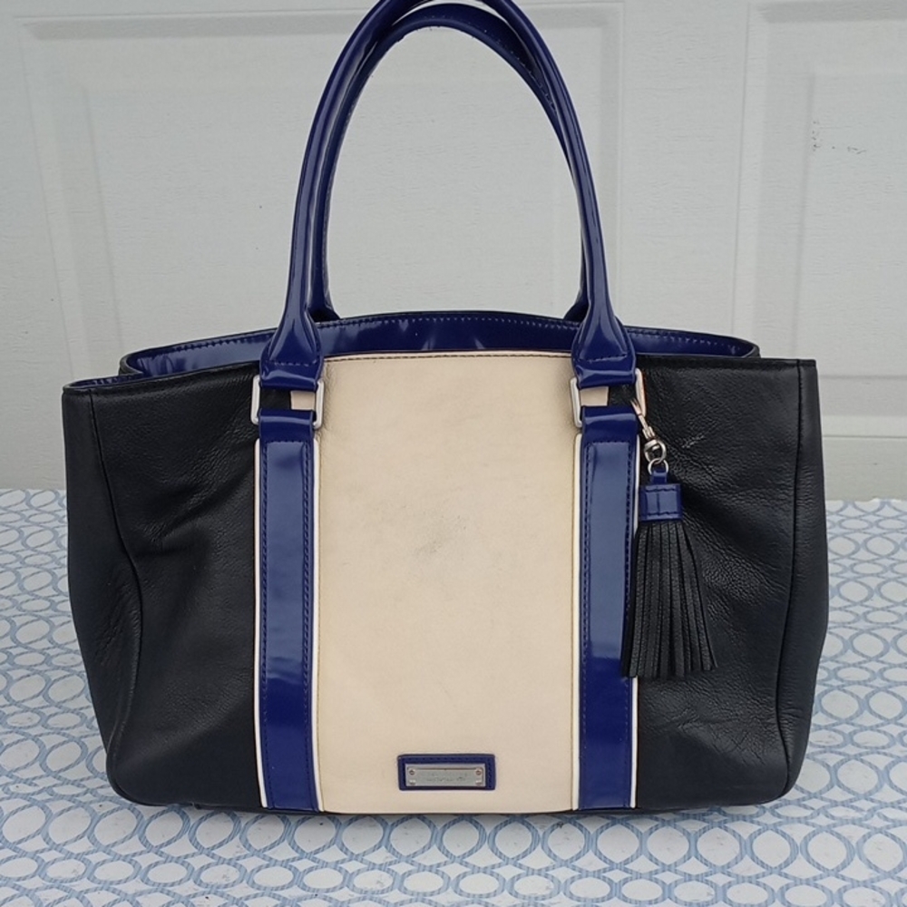 👜 BCBGMaxAzria Colorblock Tote Bag – Black Cream Electric Blue- Tassel Detail